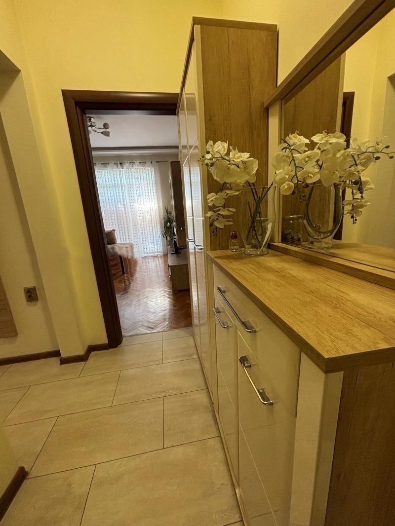 Издаје се  1 спаваћа соба Софија , Гео Милев , 90 м2 | 45865700 - слика [3]