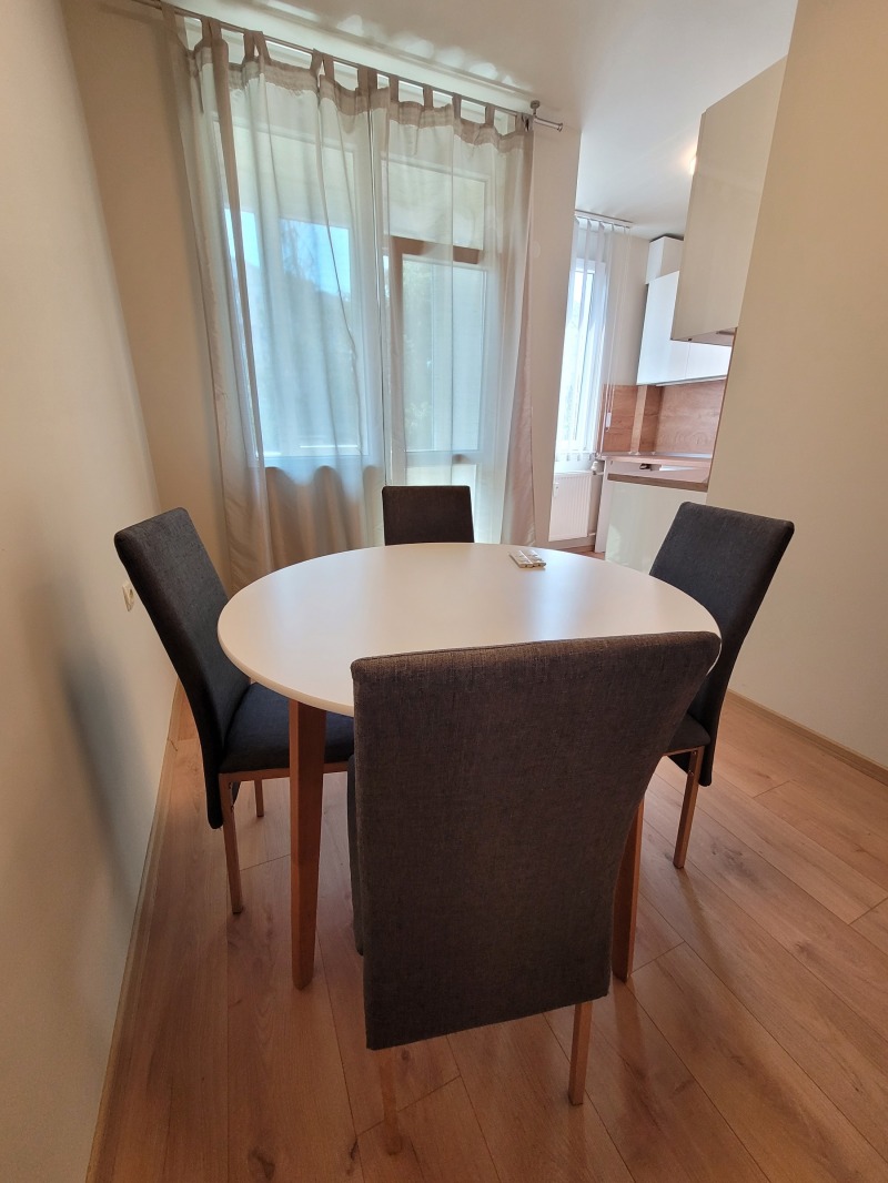 Дава под нем  2-стаен, град Плевен, Мара Денчева •  700 € • ID 64360995 — holmes.bg - [1] 