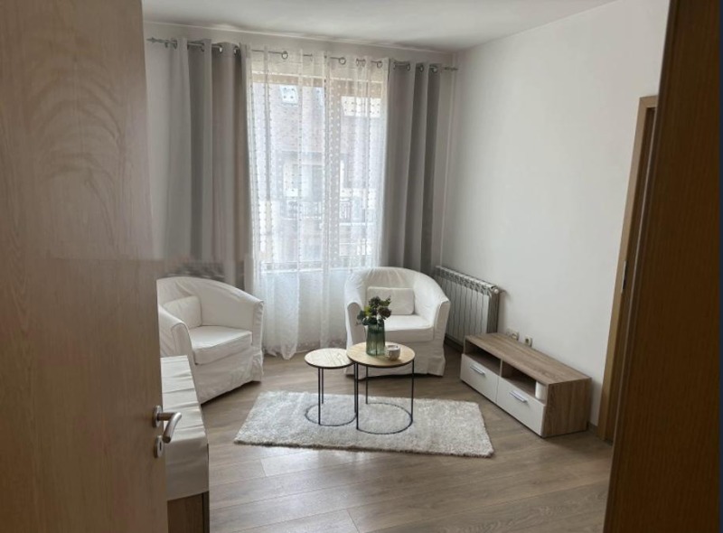 Дава под нем  2-стаен, град София, Банишора •  475 EUR • ID 95564259 — holmes.bg - [1] 