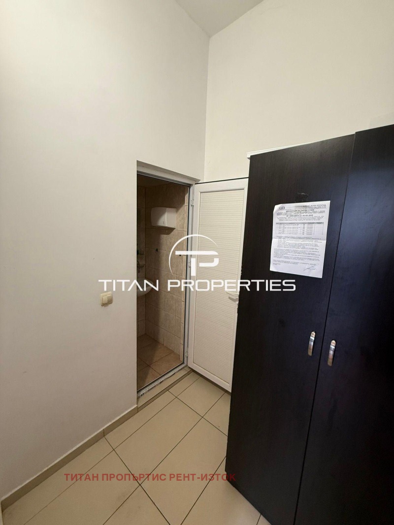 Дава под наем МАГАЗИН, гр. Бургас, Център, снимка 4 - Магазини - 53116463