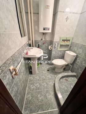 1 quarto Lazur, Burgas 9