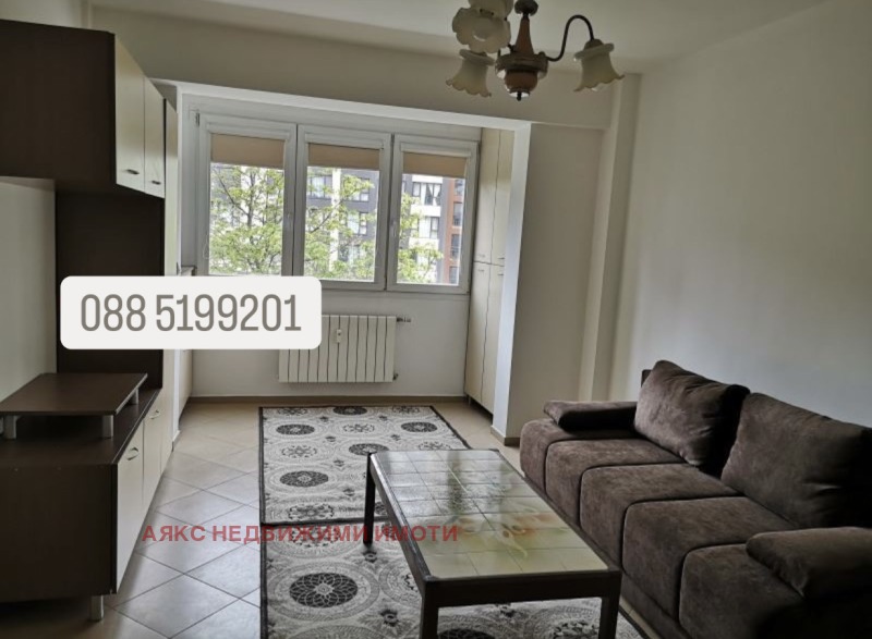 Para alugar  Estúdio Sofia , Goce Deltchev , 50 m² | 33841689