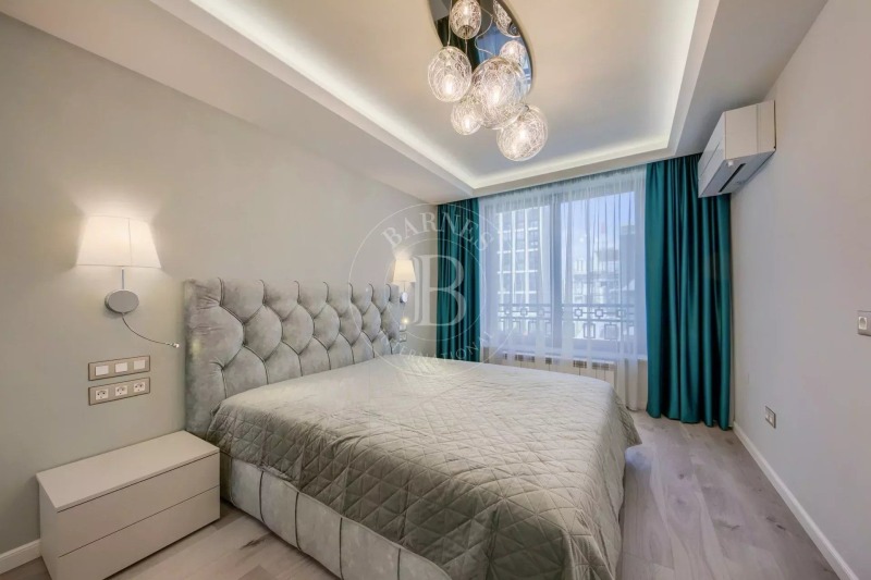 Zu vermieten  3 Schlafzimmer Sofia , Krastowa wada , 179 qm | 35263744 - Bild [13]