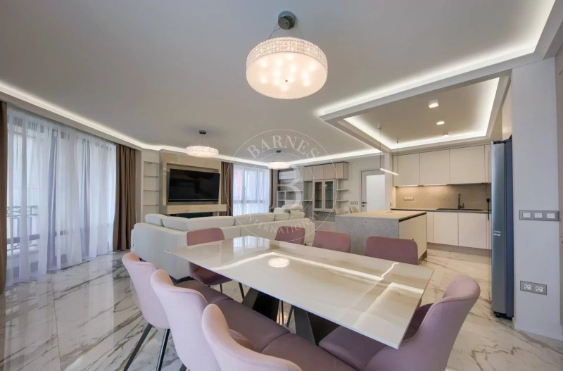 Zu vermieten  3 Schlafzimmer Sofia , Krastowa wada , 179 qm | 35263744 - Bild [8]