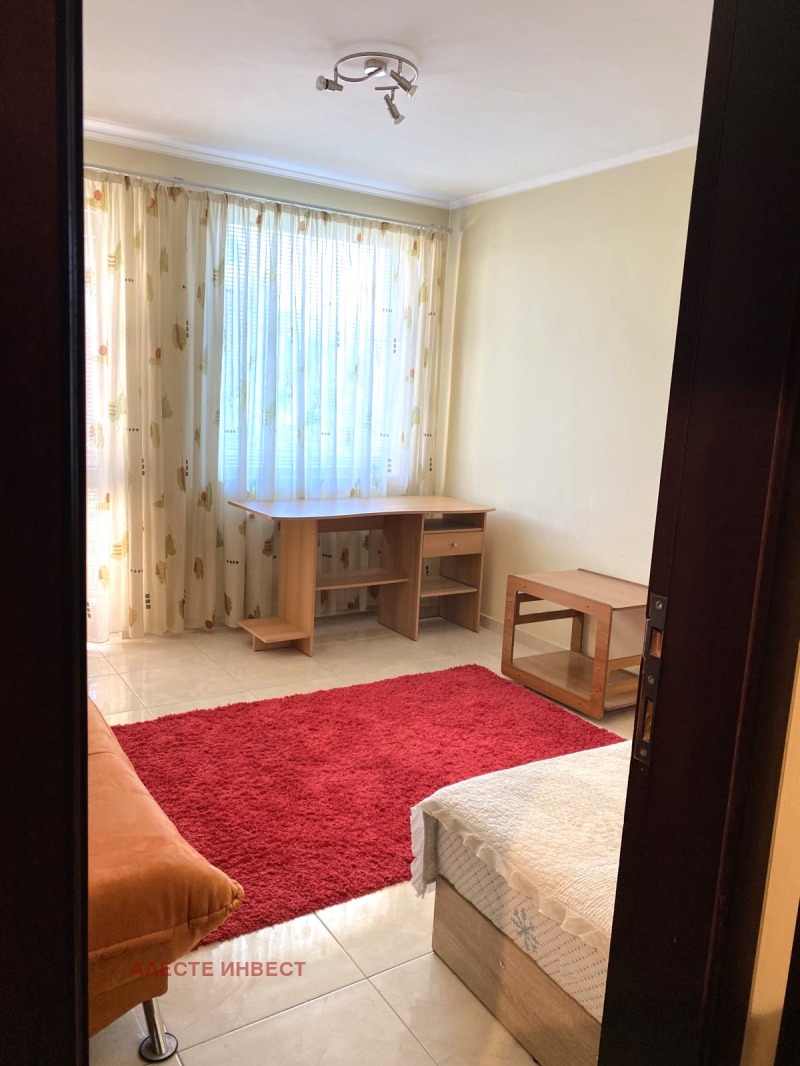 Издаје се  2 спаваће собе Софија , Редута , 105 м2 | 73813831 - слика [10]