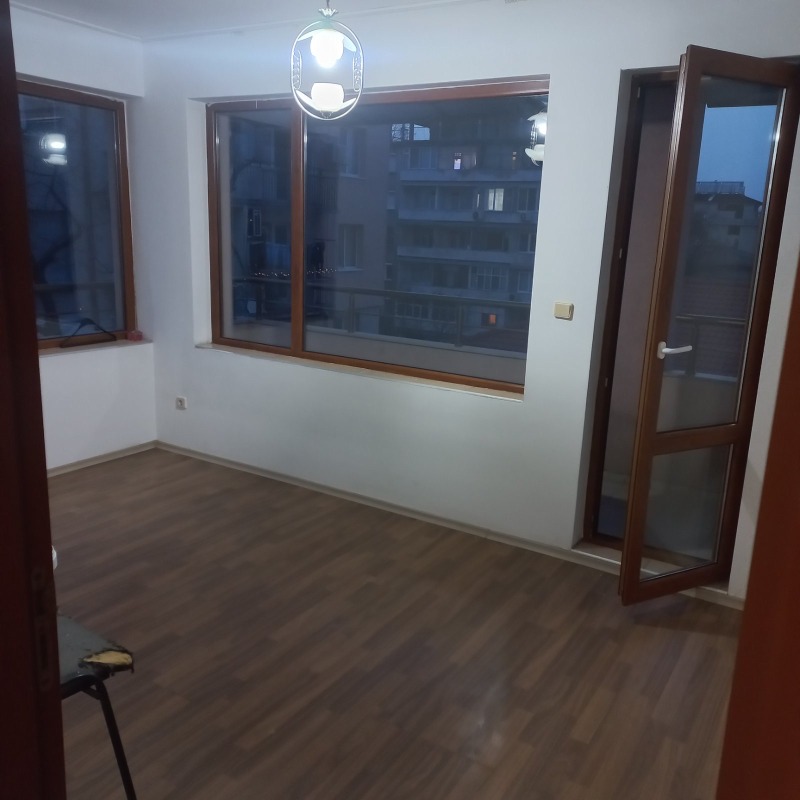 Til leie  1 soverom Plovdiv , Sadijski , 77 kvm | 23983322