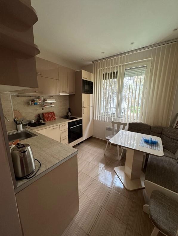 Дава под нем  3-стаен, град София, Гео Милев •  750 EUR • ID 95963513 — holmes.bg - [1] 