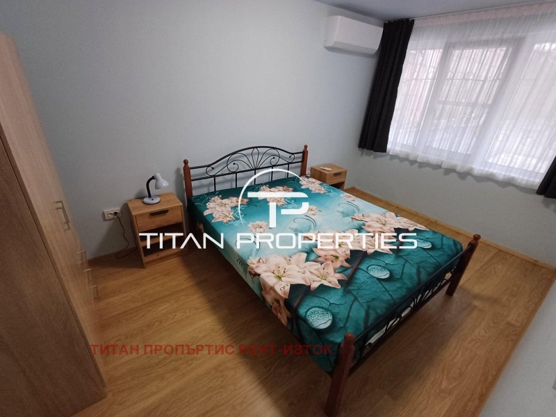 Kiadó  2 hálószobás Burgas , Centar , 80 négyzetméter | 54193334