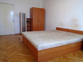 Zimmer Borowo, Sofia 1