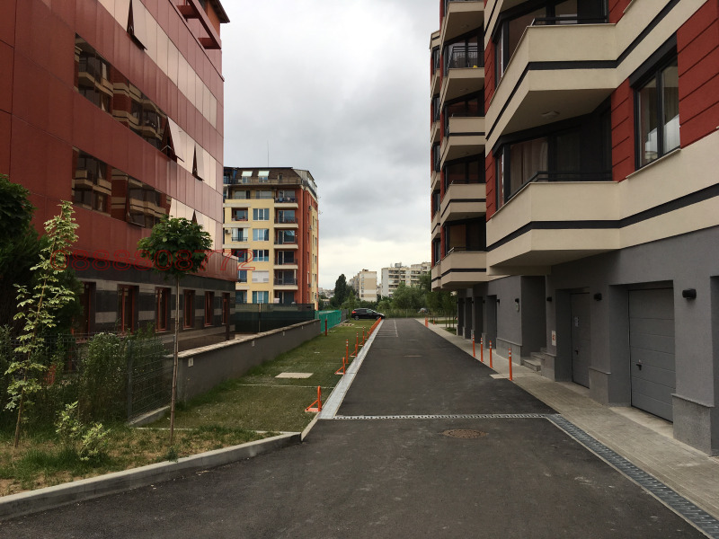 Дава под наем ГАРАЖ, ПАРКОМЯСТО, гр. София, Младост 1, снимка 2 - Гаражи и паркоместа - 52390150