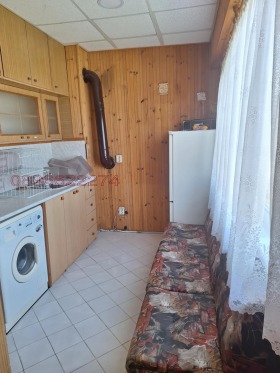 1 υπνοδωμάτιο Δρυζβα 3, Δοβρητσ 10