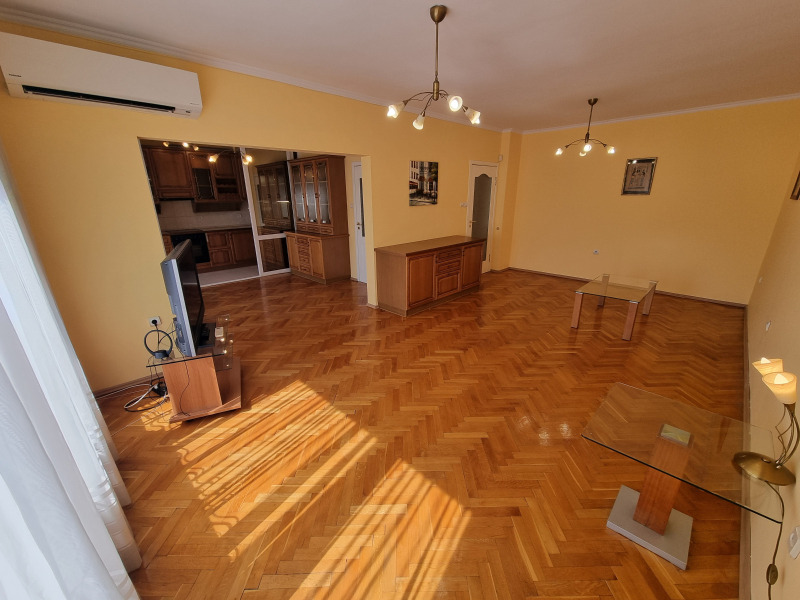 Do wynajęcia  2 sypialnie Sofia , Centar , 140 mkw | 37698228 - obraz [2]