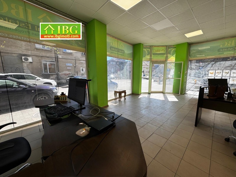 Дава под Наем ОФИС в град Русе, Център - 40 кв.м / 350 € » 684.54 лв., АЙ БИ ДЖИ