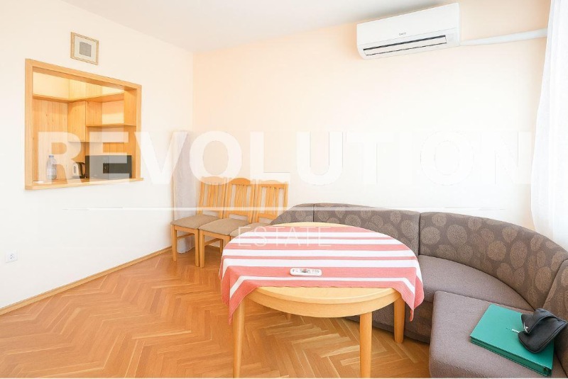 Дава под нем  2-стаен, град Варна, Трошево •  250 EUR • ID 69612617 — holmes.bg - [1] 