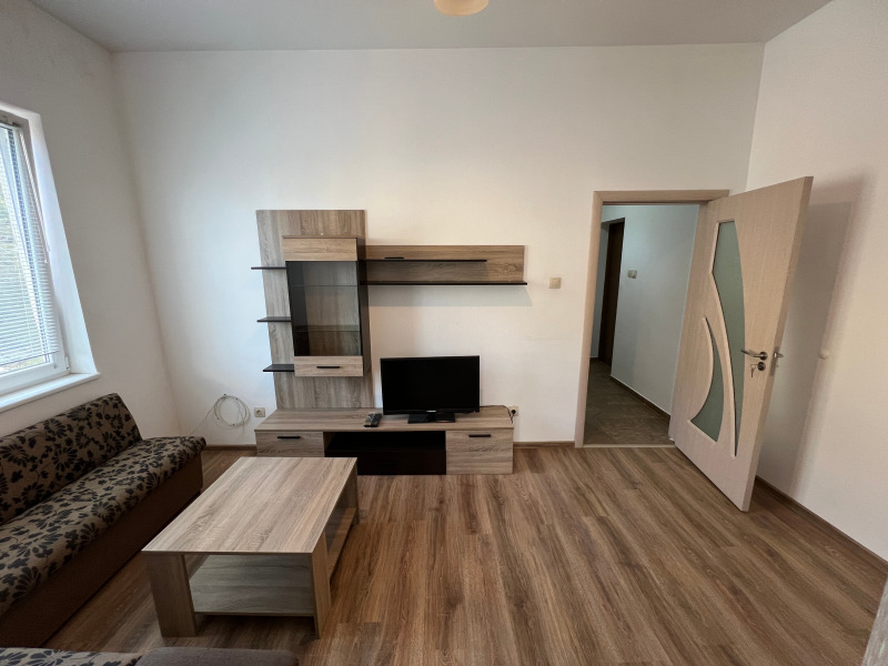 Kiadó  2 hálószobás Sofia , Centar , 83 négyzetméter | 24714658