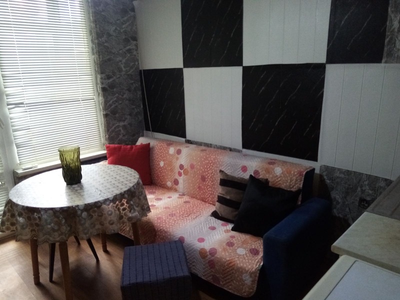 En renta  1 dormitorio Burgas , Vazrazhdane , 45 metros cuadrados | 49693827