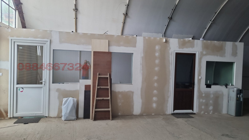 Do wynajęcia  Budynek przemysłowy Weliko Tarnowo , Promiszlena zona - Zapad , 300 mkw | 73492081 - obraz [2]
