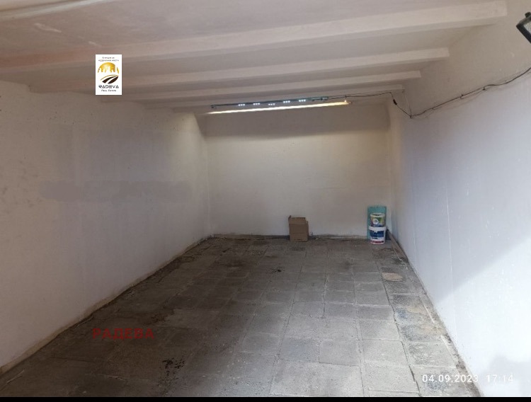 Дава под наем ГАРАЖ, ПАРКОМЯСТО, гр. Русе, Център