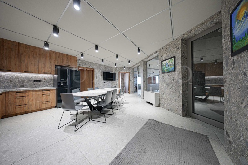 K pronájmu  3+ ložnice Sofia , Mladost 4 , 275 m2 | 55873508 - obraz [3]