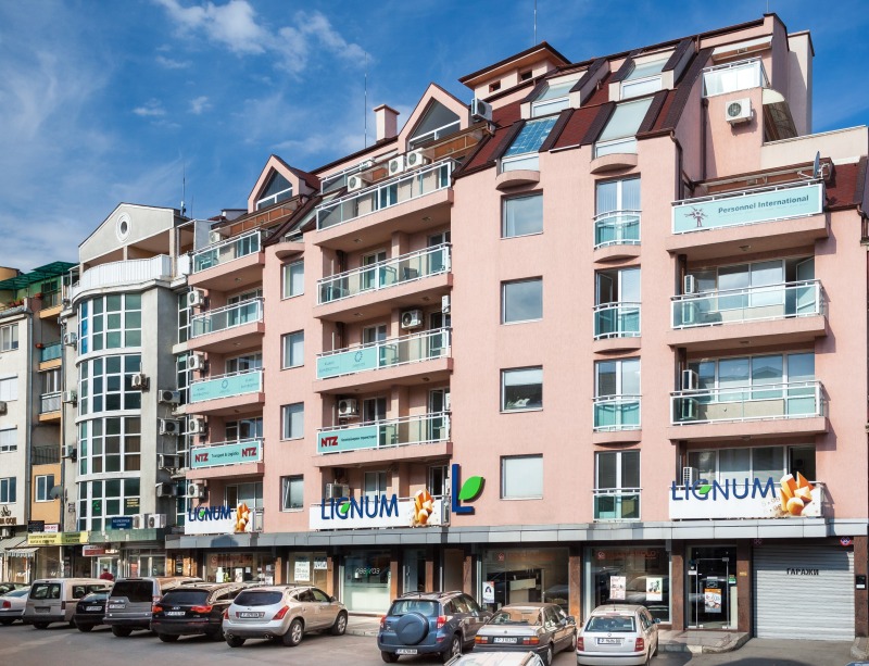 Дава под Наем МАГАЗИН в град Русе, Център - 442 кв.м / 3 094 € » 6 051.34 лв., СТРОЙТЕХНИКА МАНЕВ ЕООД