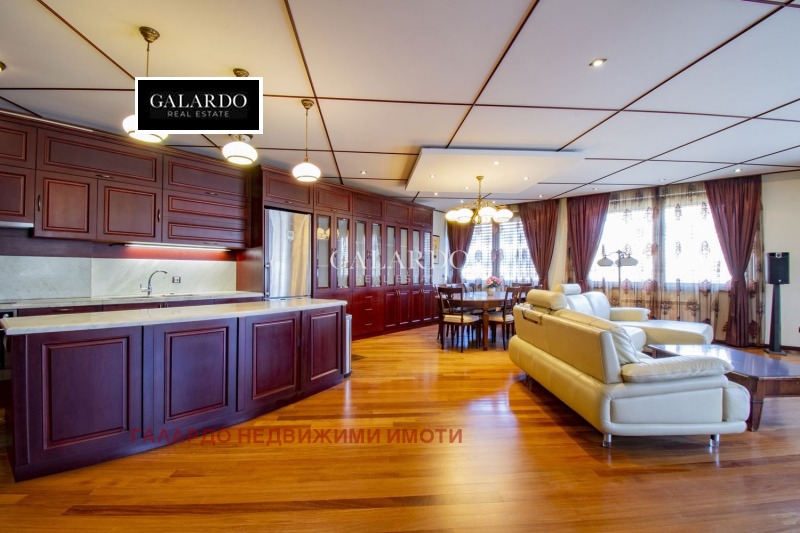 Дава под наем 4-СТАЕН, гр. София, Лозенец, снимка 2 - Апартаменти - 53482565