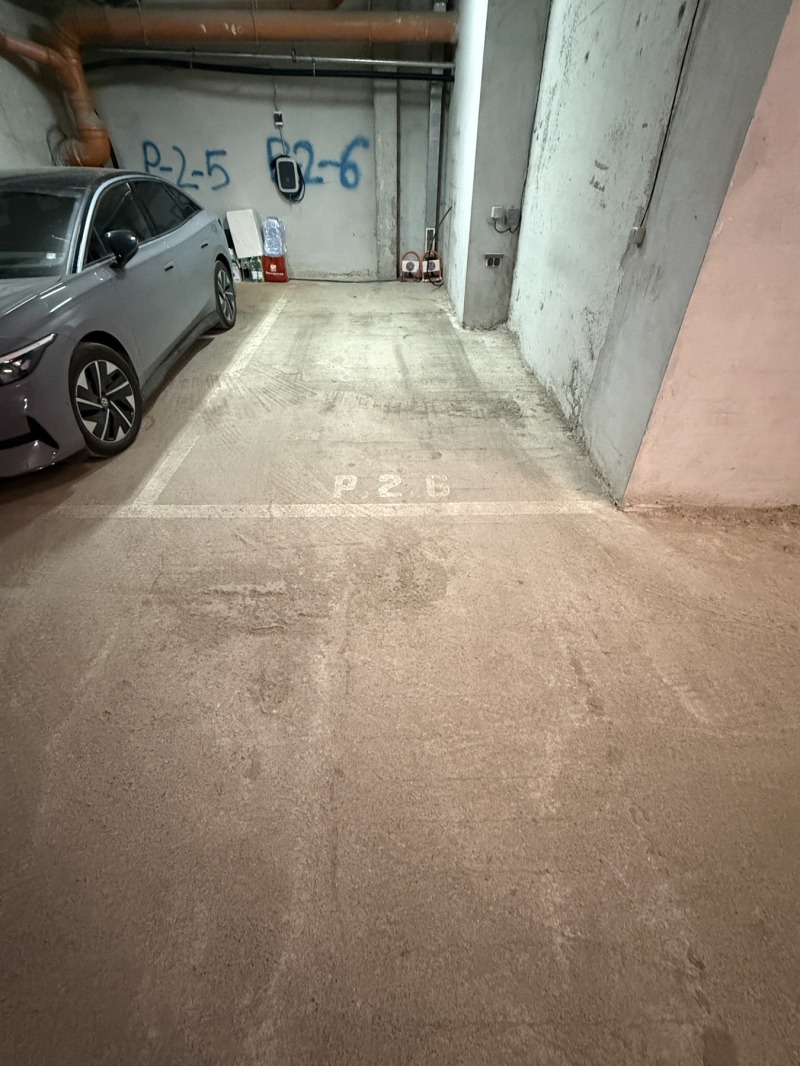 Дава под Наем ПАРКОМЯСТО в град София, Манастирски ливади - 16 кв.м / 100 € » 195.58 лв., ЛИВ ИН СОФИЯ