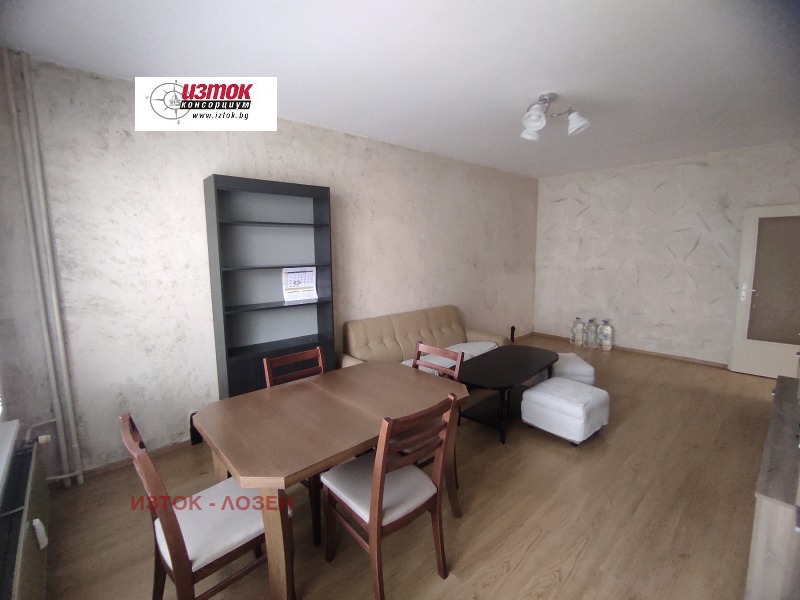 Zu vermieten  1 Schlafzimmer Sofia , Lewski W , 65 qm | 98052097 - Bild [2]