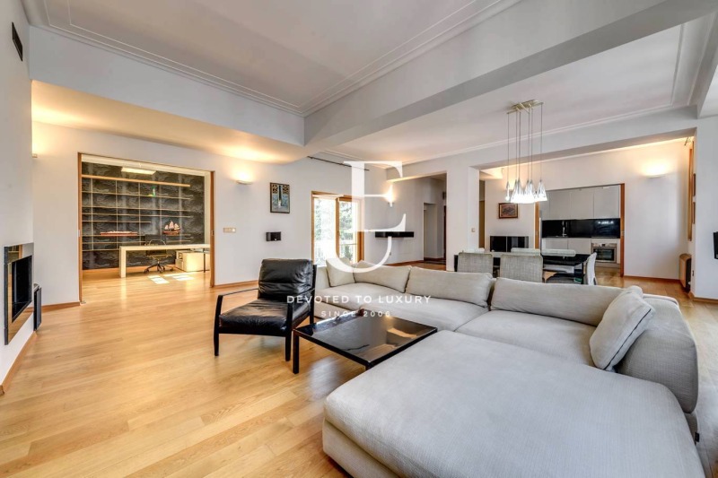 Дава под нем  4-стаен, град София, Център • 2 900 EUR • ID 35063527 — holmes.bg - [1] 