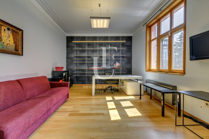 K pronájmu  3 ložnice Sofia , Centar , 230 m2 | 47517251 - obraz [9]