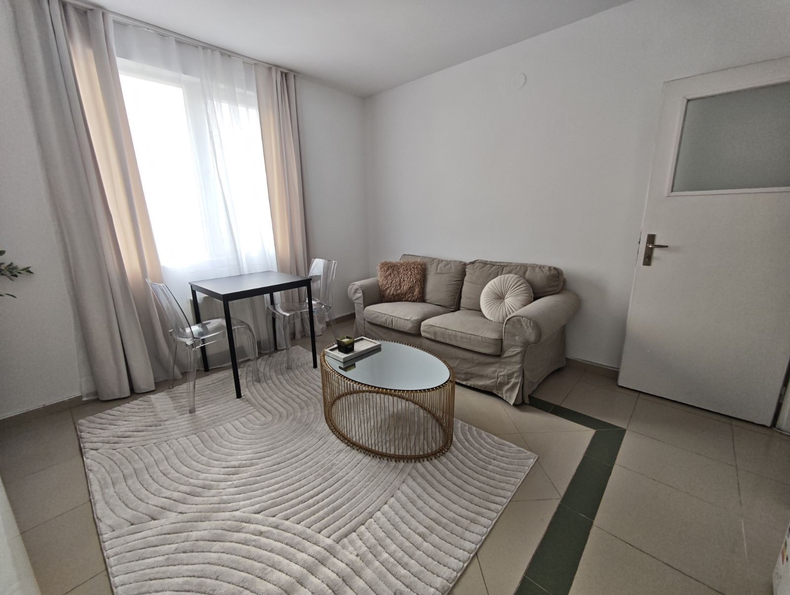 Дава под наем 2-СТАЕН, гр. София, Гоце Делчев, снимка 2 - Апартаменти - 53607984