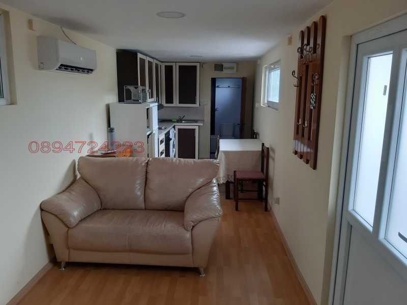 Kiadó  Stúdió Sofia , Ljulin 6 , 50 négyzetméter | 99290700 - kép [4]
