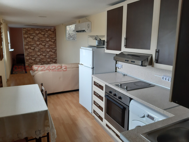 Kiadó  Stúdió Sofia , Ljulin 6 , 50 négyzetméter | 99290700 - kép [3]
