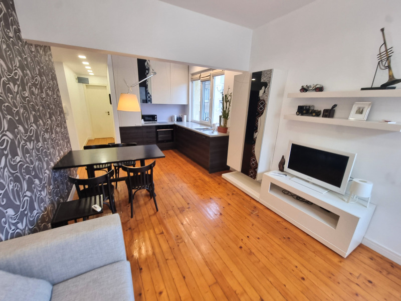 Дава под наем 3-СТАЕН, гр. София, Център, снимка 2 - Апартаменти - 52528588