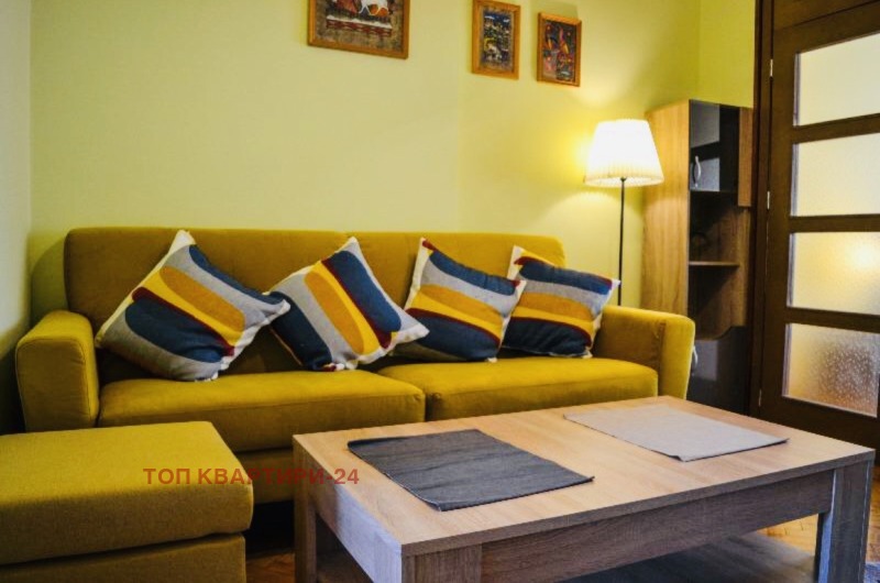 Para alugar  2 quartos Sofia , Centar , 85 m² | 72463004
