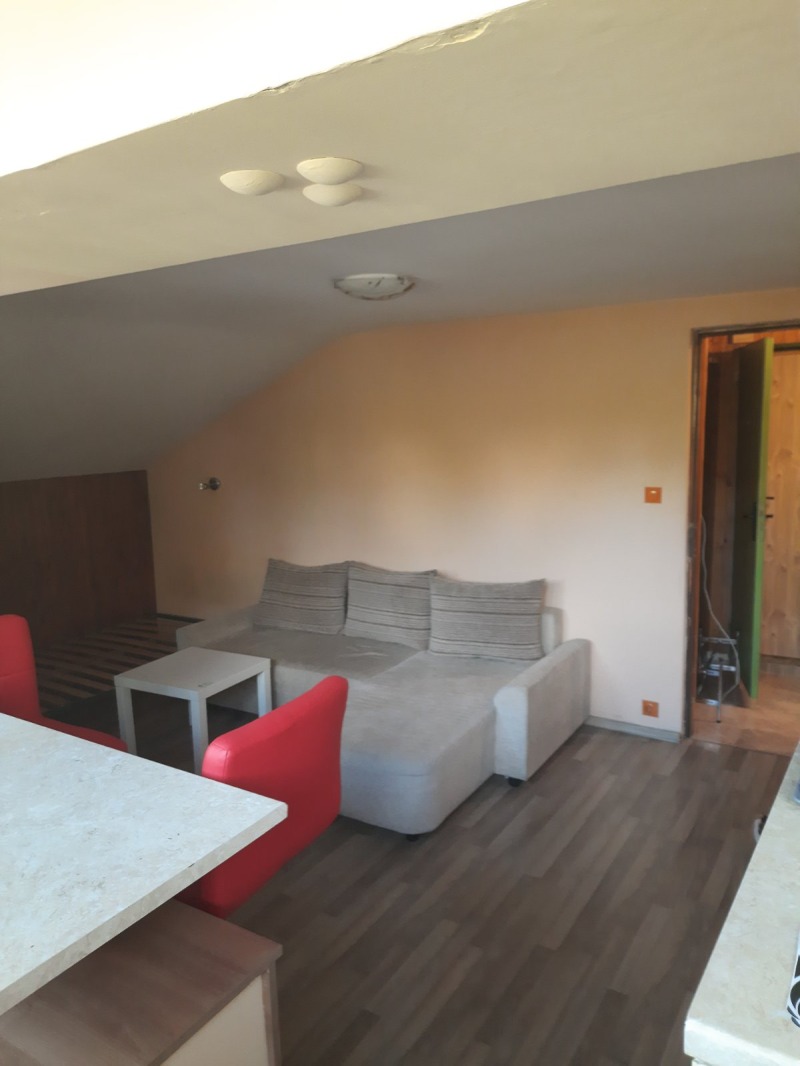 Para alugar  Sótão Sofia , Lozenec , 25 m² | 33217333