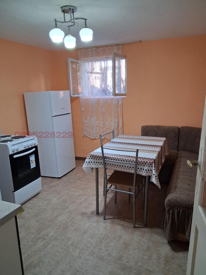 Дава под нем  Етаж от къща, град София, Сухата река •  600 лв. • ID 13609059 — holmes.bg - [1] 