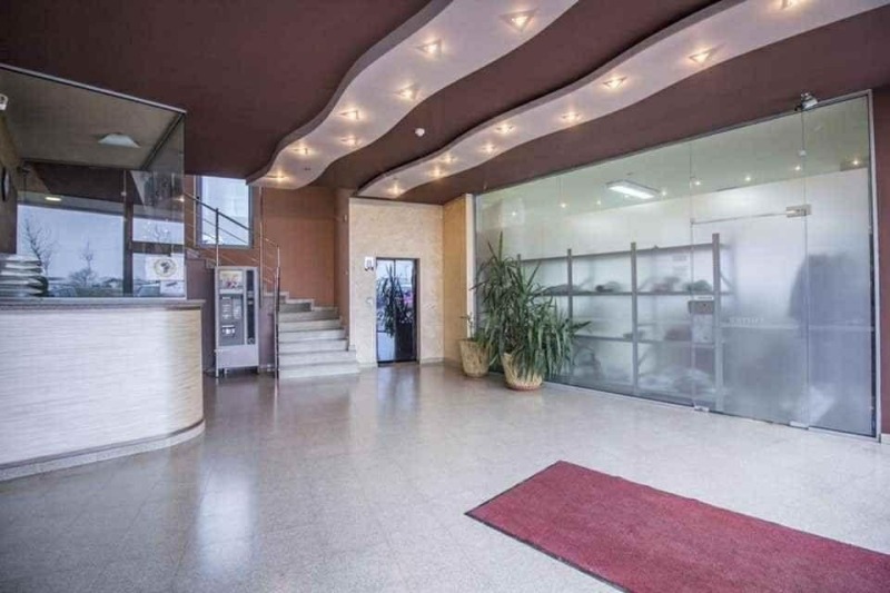 Дава под Наем ОФИС в град София, Враждебна - 327 кв.м / 1 980 € » 3 872.54 лв., ИМОЛУКС