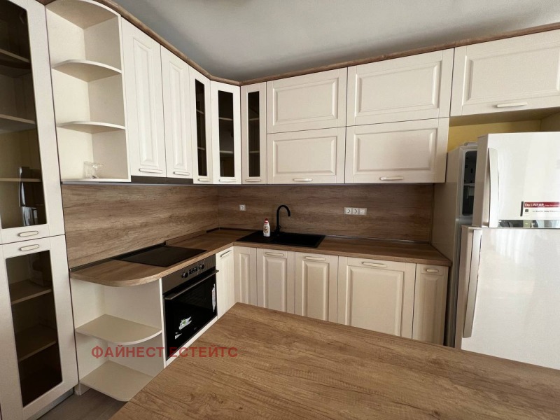 Te huur  3+ slaapkamer Sofia , Oborishte , 170 m² | 34393913