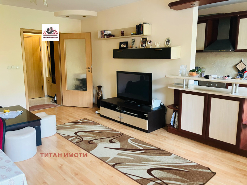 En renta  1 dormitorio Plovdiv , Mladezhki Jalm , 65 metros cuadrados | 36889370