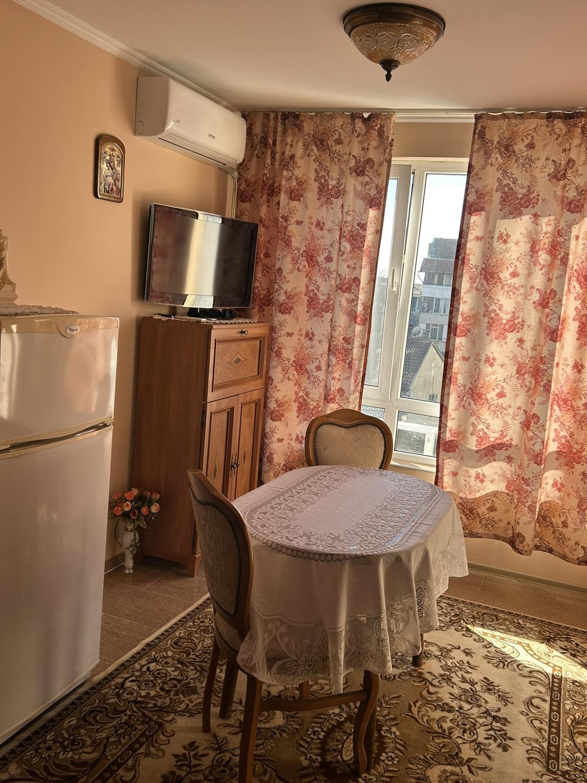 Дава под наем 2-СТАЕН, гр. Варна, Център, снимка 2 - Апартаменти - 53243805