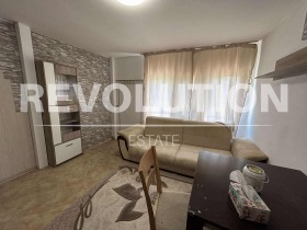 Будинок Възраждане 4, Варна