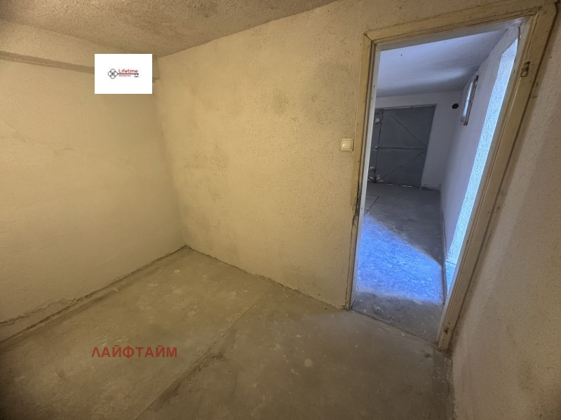 Дава под наем ГАРАЖ, ПАРКОМЯСТО, гр. София, Хаджи Димитър, снимка 4 - Гаражи и паркоместа - 53588836