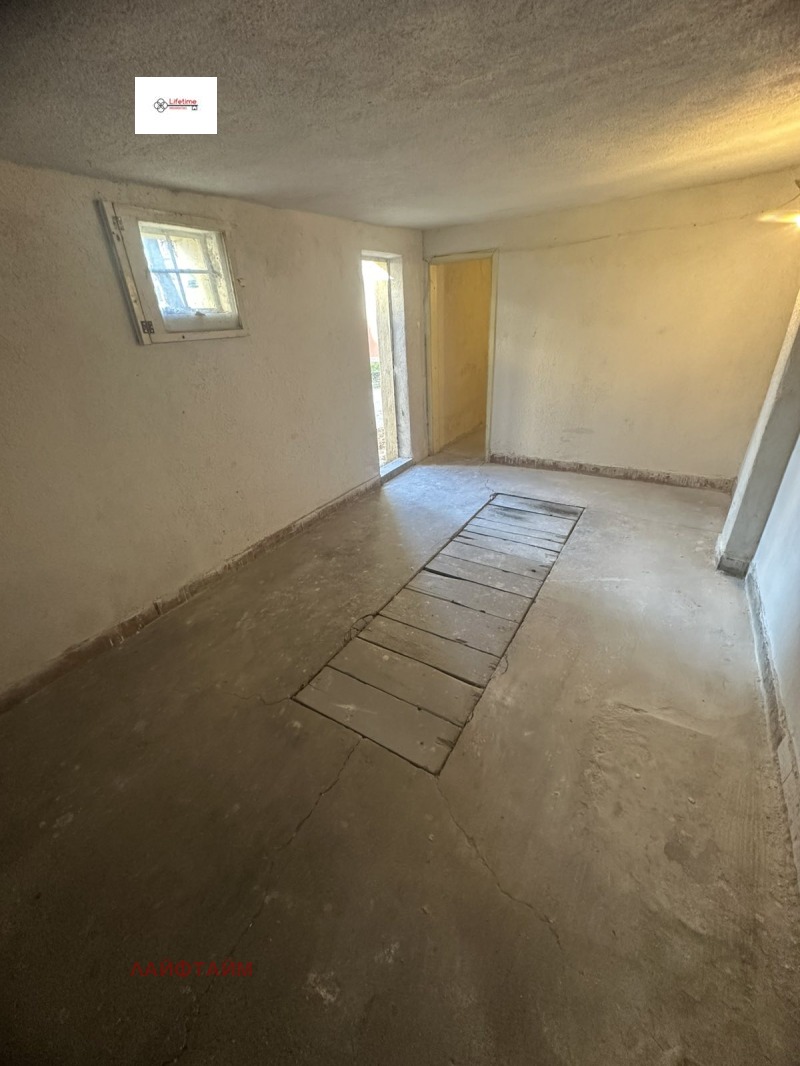 Дава под наем ГАРАЖ, ПАРКОМЯСТО, гр. София, Хаджи Димитър, снимка 3 - Гаражи и паркоместа - 53588836