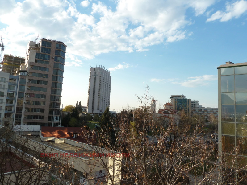 Дава под наем 2-СТАЕН, гр. София, Лозенец, снимка 12 - Апартаменти - 52940762