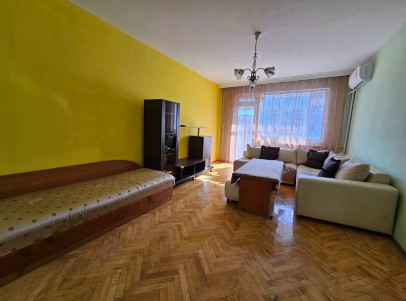 Издаје се  2 спаваће собе Софија , Разсадника , 84 м2 | 90713605 - слика [3]