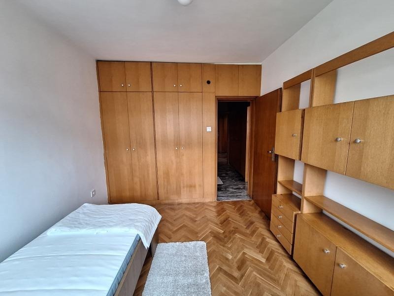 Дава под наем 4-СТАЕН, гр. София, Гео Милев, снимка 13 - Апартаменти - 55055258