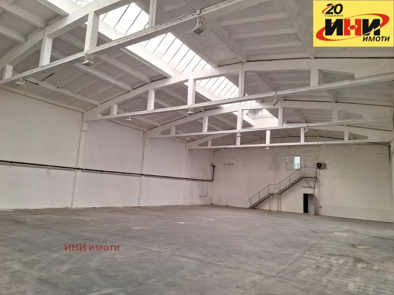 K pronájmu  Úložný prostor Ruse , Promišlena zona - Iztok , 580 m2 | 91392914 - obraz [2]