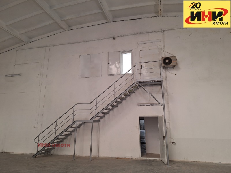 K pronájmu  Úložný prostor Ruse , Promišlena zona - Iztok , 580 m2 | 91392914 - obraz [3]