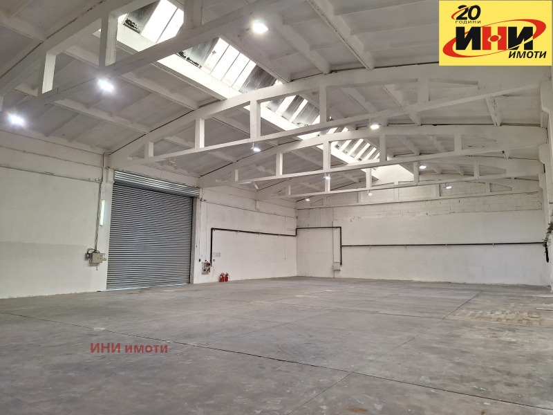 K pronájmu  Úložný prostor Ruse , Promišlena zona - Iztok , 580 m2 | 91392914