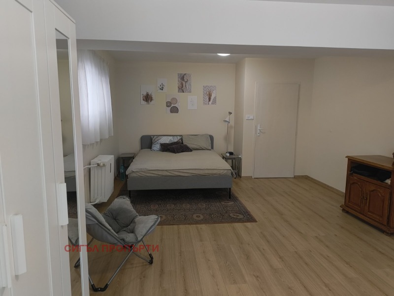 Zu vermieten  1 Schlafzimmer Sofia , Zentar , 86 qm | 82778711 - Bild [9]